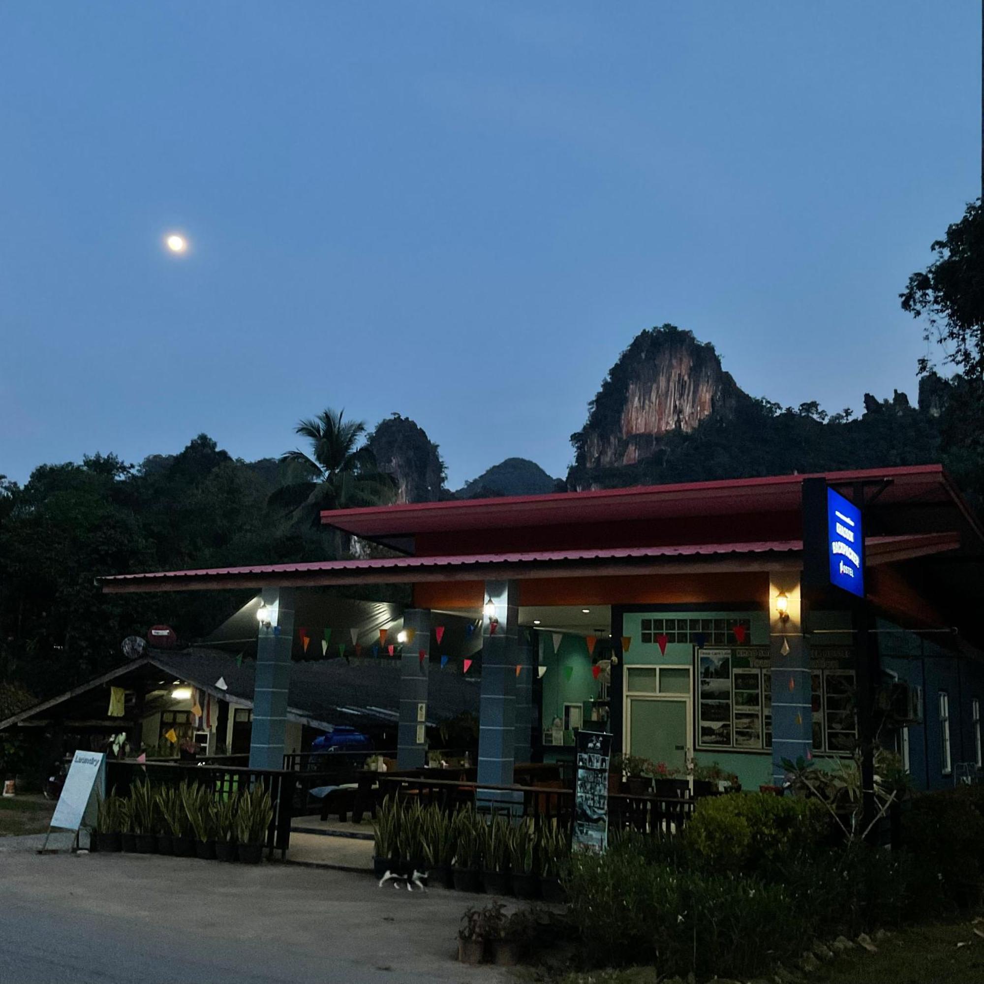 Khao Sok Backpacker Hostel Khao Sok National Park Eksteriør billede